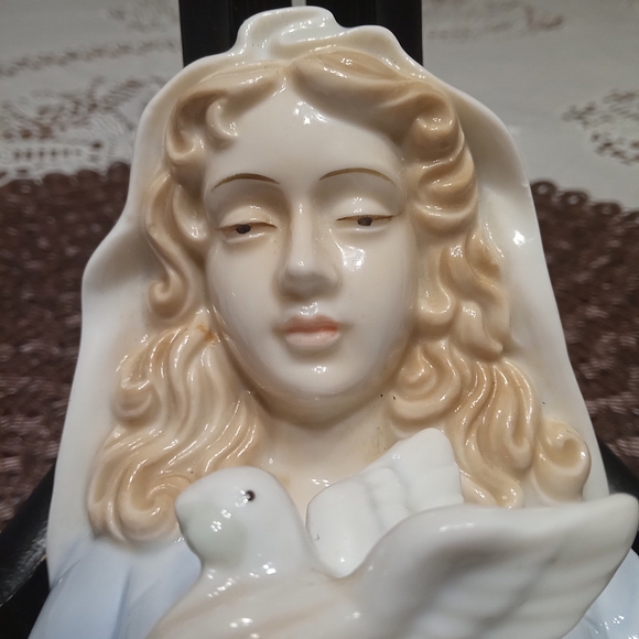 Vintage House of Lloyd Virgin Mary and Dove Night Light - Picture 2 of 5
